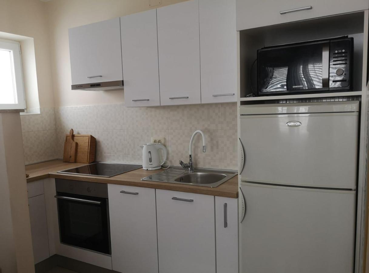 Apartment Nika Banjol Екстер'єр фото